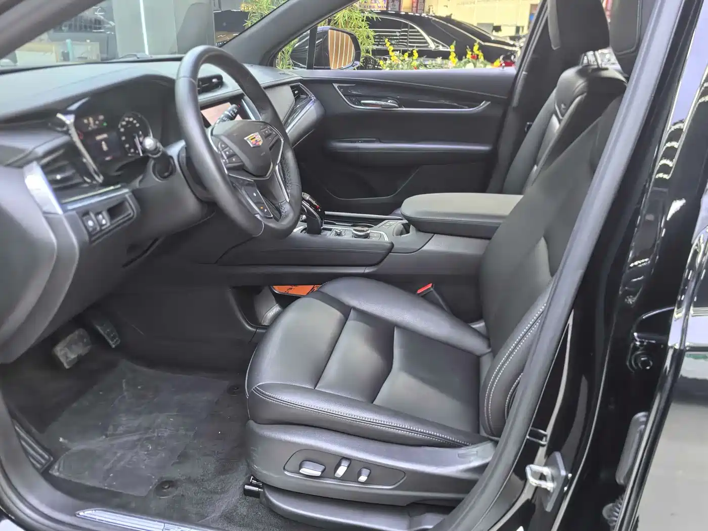 Cadillac XT5 2022 2.0T 2WD Luxury фото 5