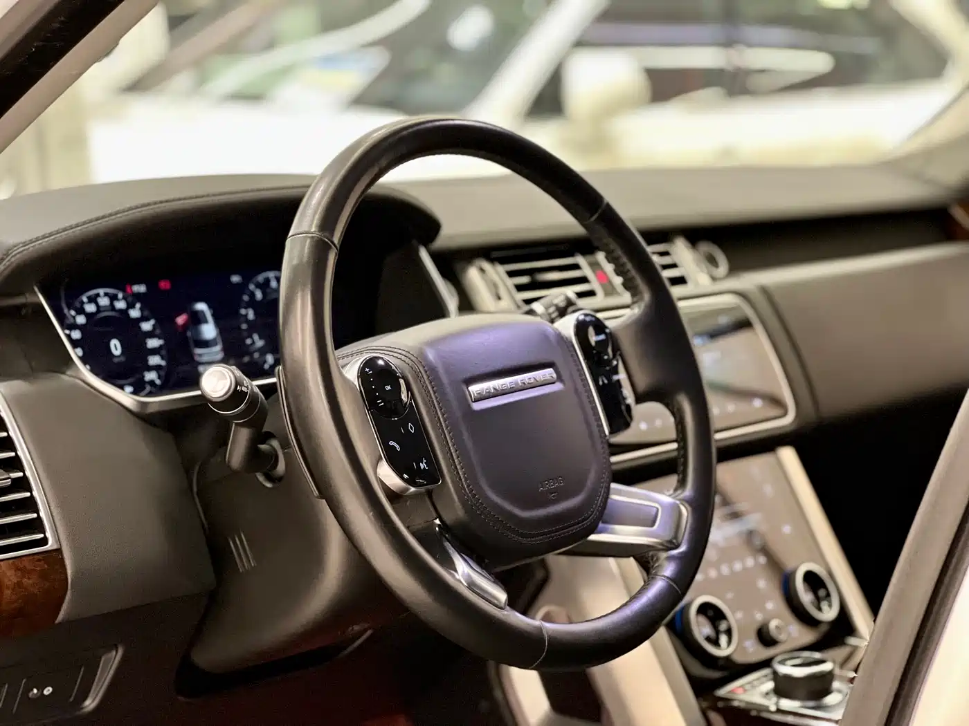 Land Rover Range Rover 2020 3.0 L6 Shengshi Edition фото 8