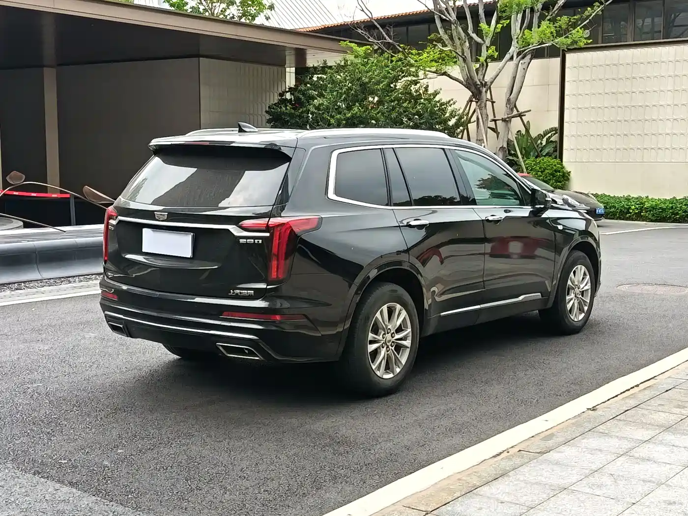 CADILLAC XT6