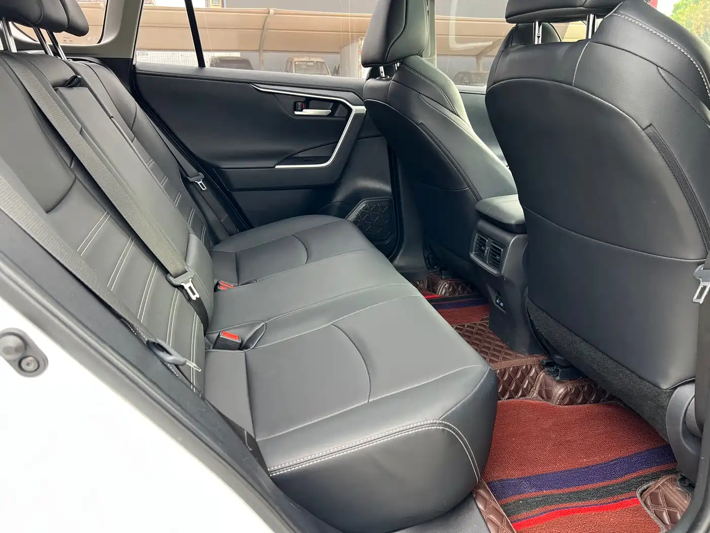 Toyota Wildlander 2022 2.0L CVT AWD Luxury PLUS Edition фото 11