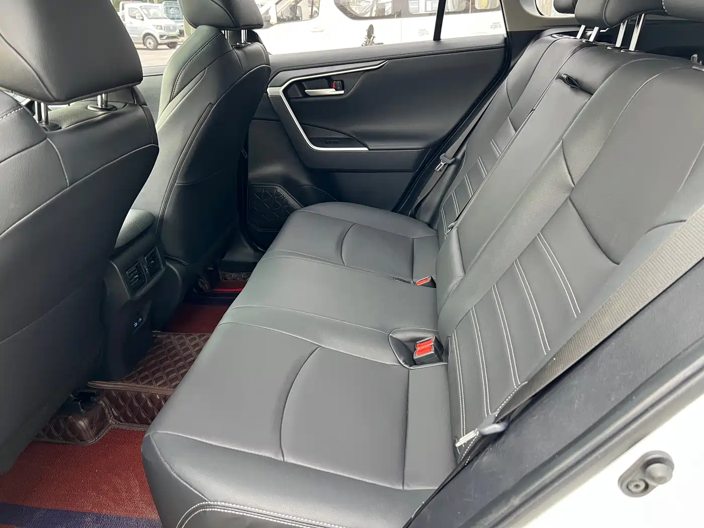 Toyota Wildlander 2022 2.0L CVT AWD Luxury PLUS Edition фото 6