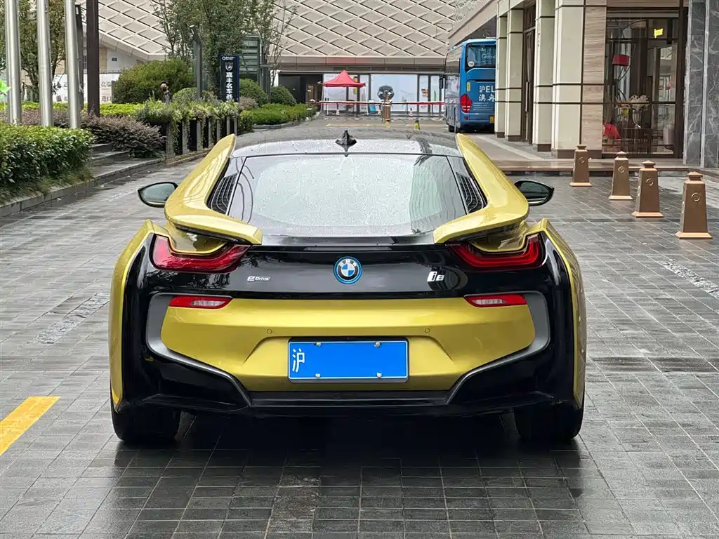 صورة 7 - BMW i8