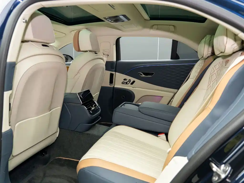 BENTLEY FLYING SPUR PLUG-IN HYBRID