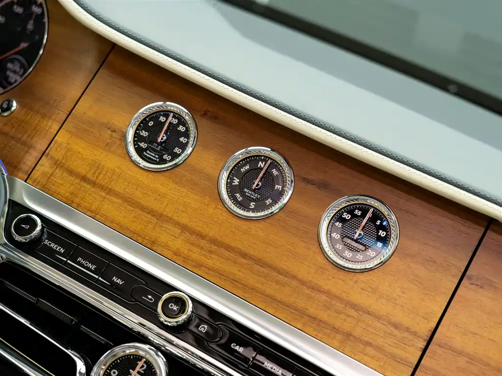 BENTLEY FLYING SPUR PLUG-IN HYBRID