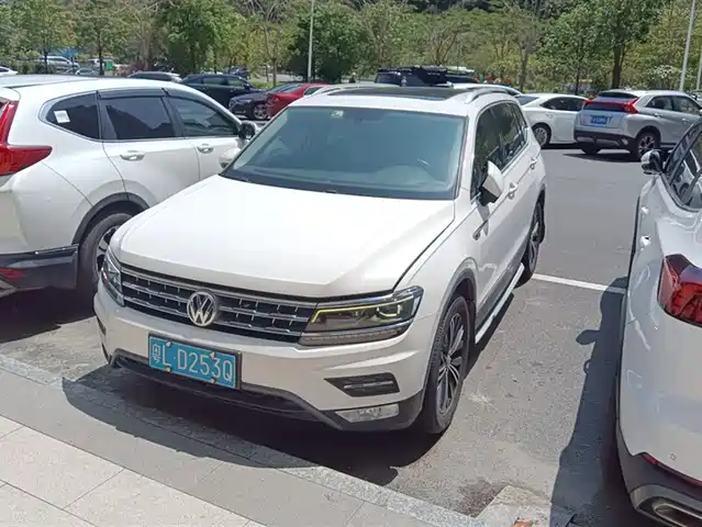 VOLKSWAGEN TIGUAN L