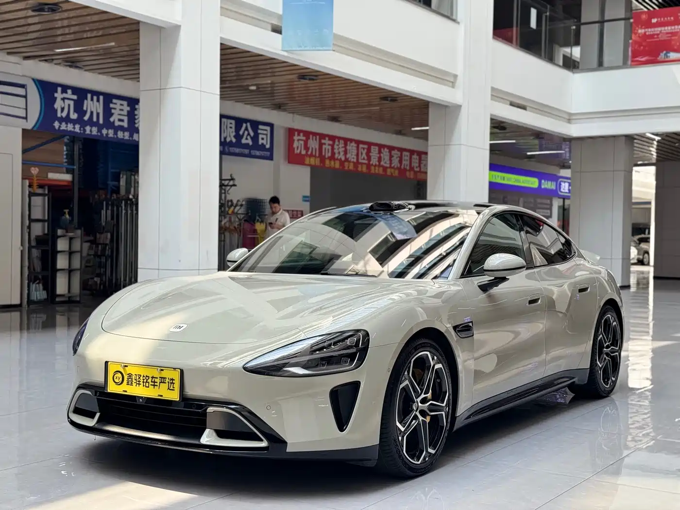 Xiaomi SU7 2024