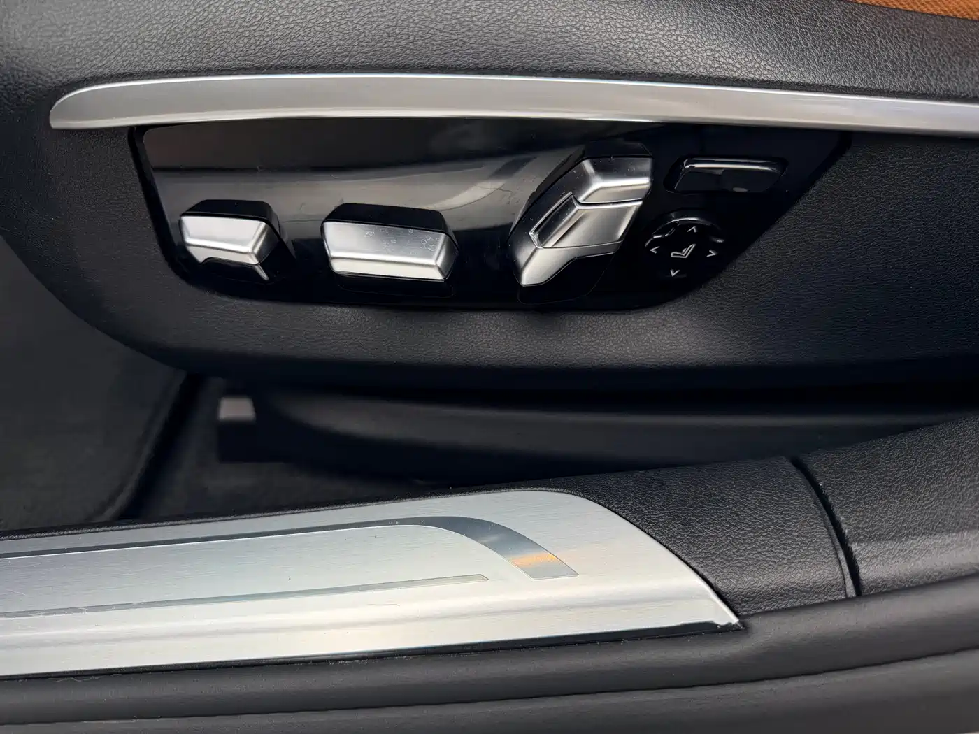 BMW 7 Series 2016 740Li Leading Edition фото 12