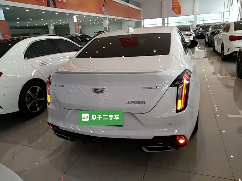Cadillac CT4 2023 2022 28T Fashion Style