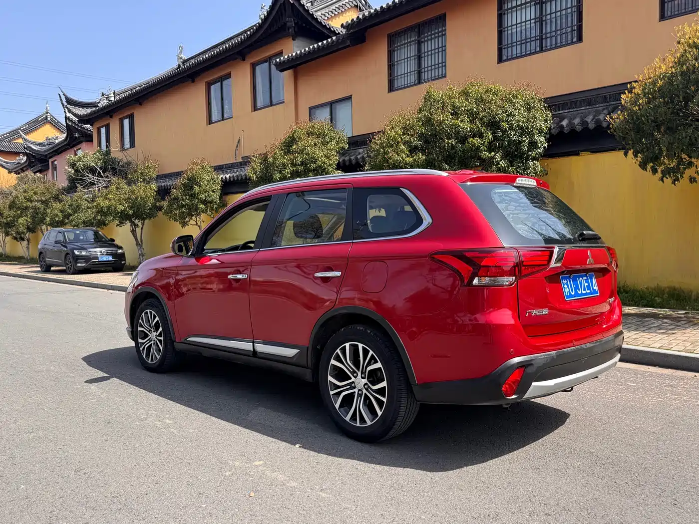 Mitsubishi Outlander 2016 2.4L 4WD Luxury Edition 7-seater фото 7