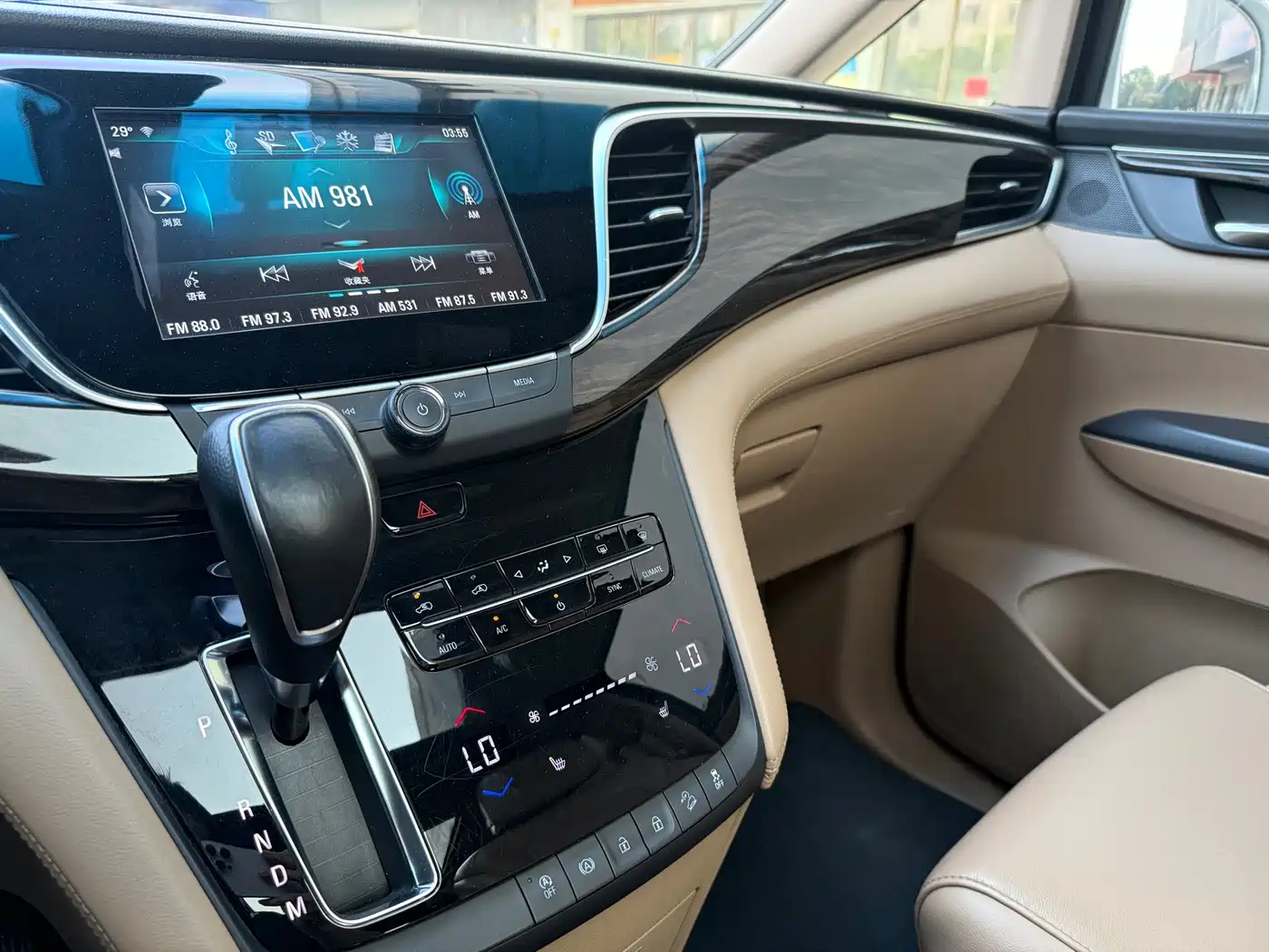 Buick GL8 2017 ES 28T Luxury China V фото 20