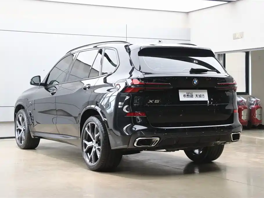 BMW X5 2023 xDrive 30Li Premium M Sport Black Night Package фото 30