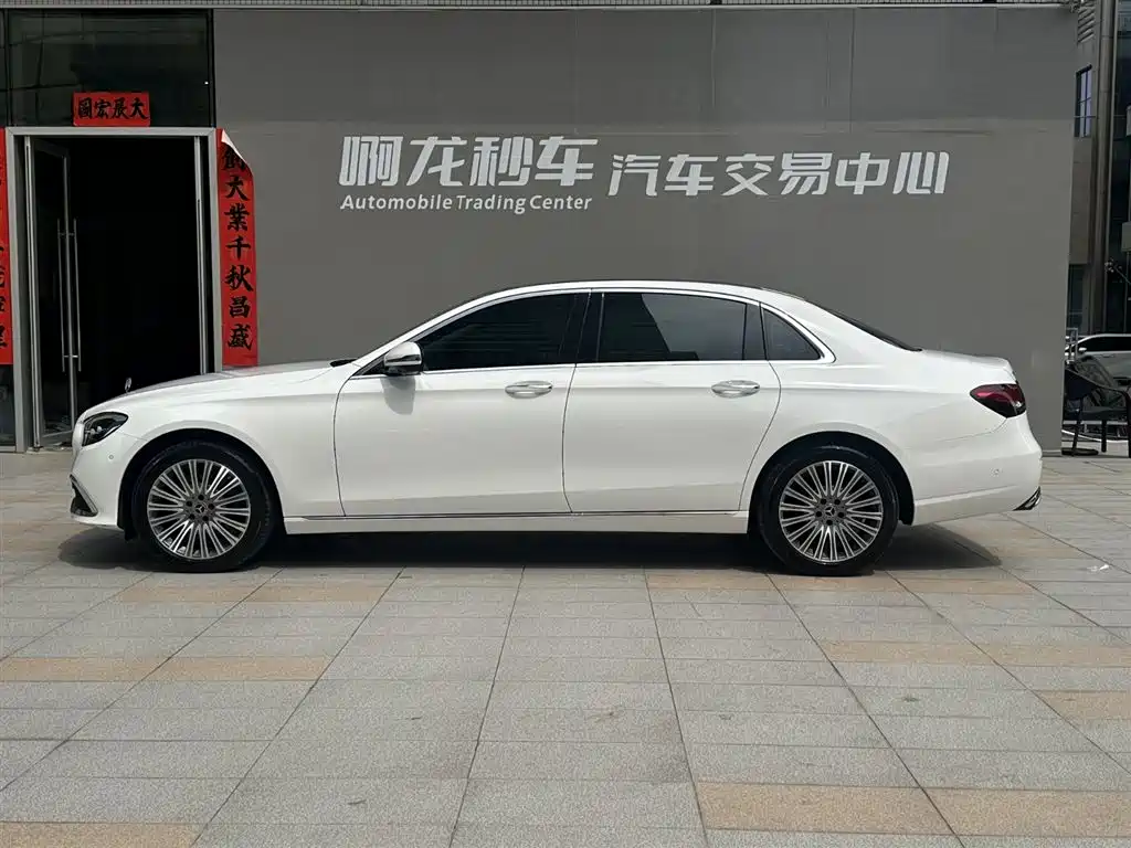 Mercedes-Benz E-Class 2022 E 300 L Fashion фото 21