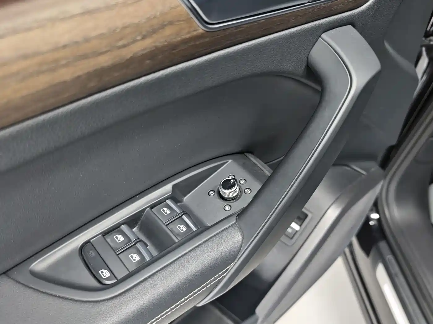 Audi Q5L 2022 40T Luxury Elegance фото 4