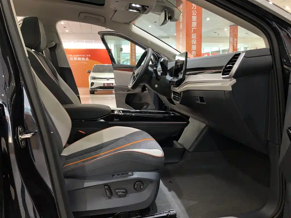 VOLKSWAGEN ID.6 CROZZ