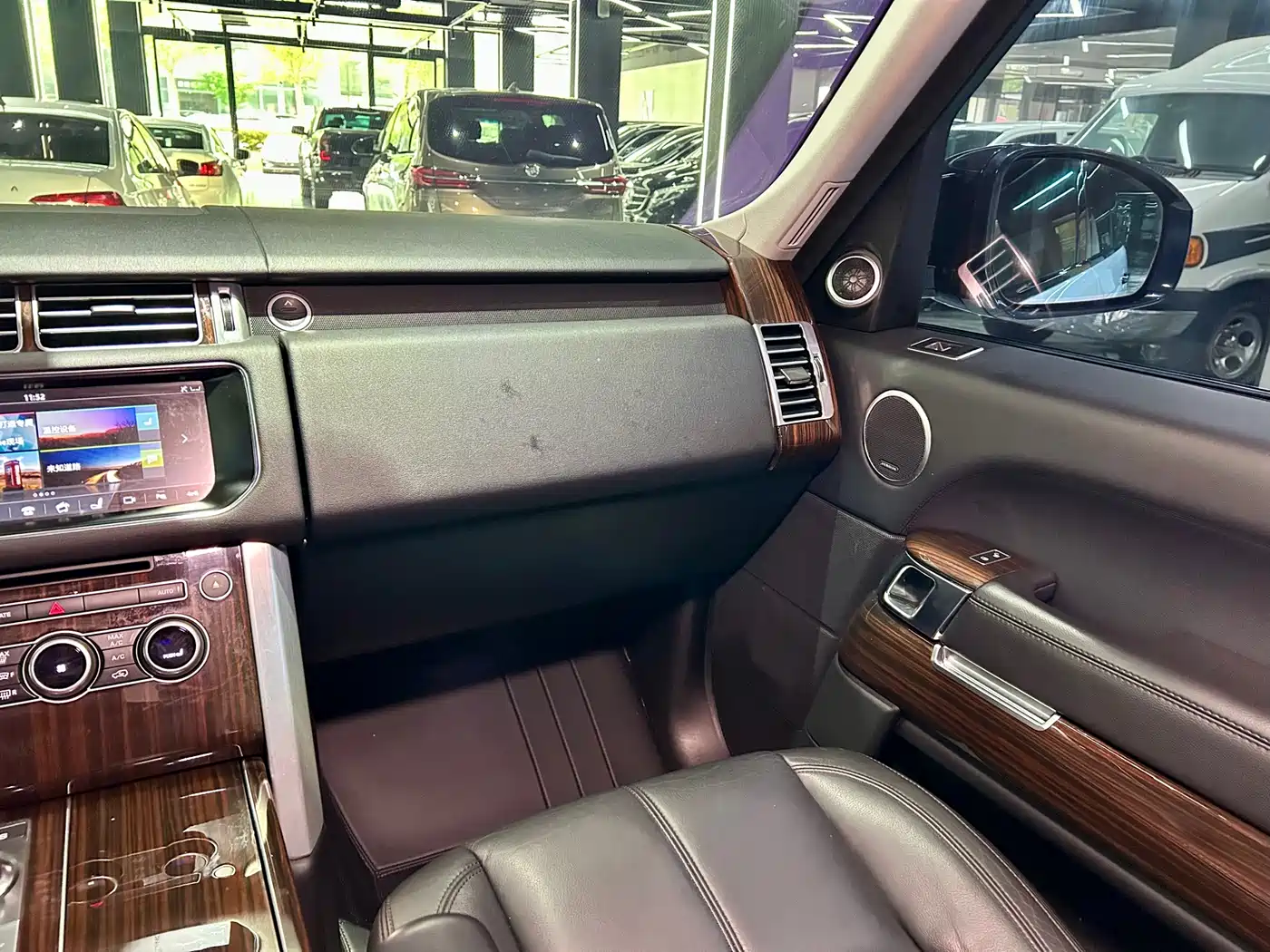 Land Rover Range Rover 2017 3.0 SC V6 Vogue фото 27