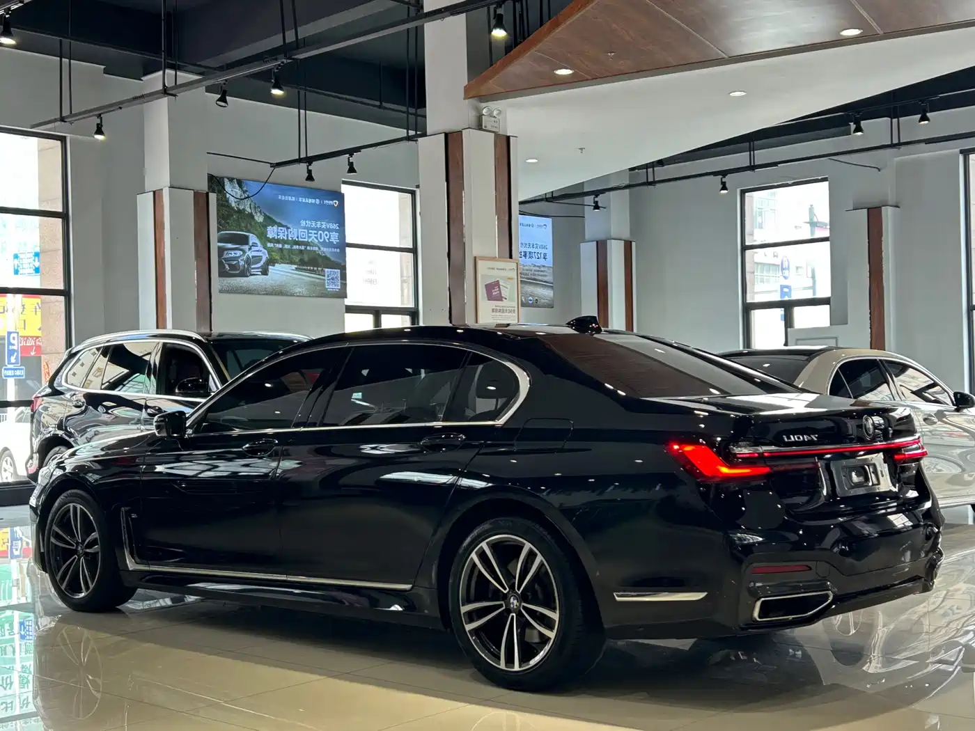 BMW 7 Series 2021 Model 730Li M Sport Package фото 29