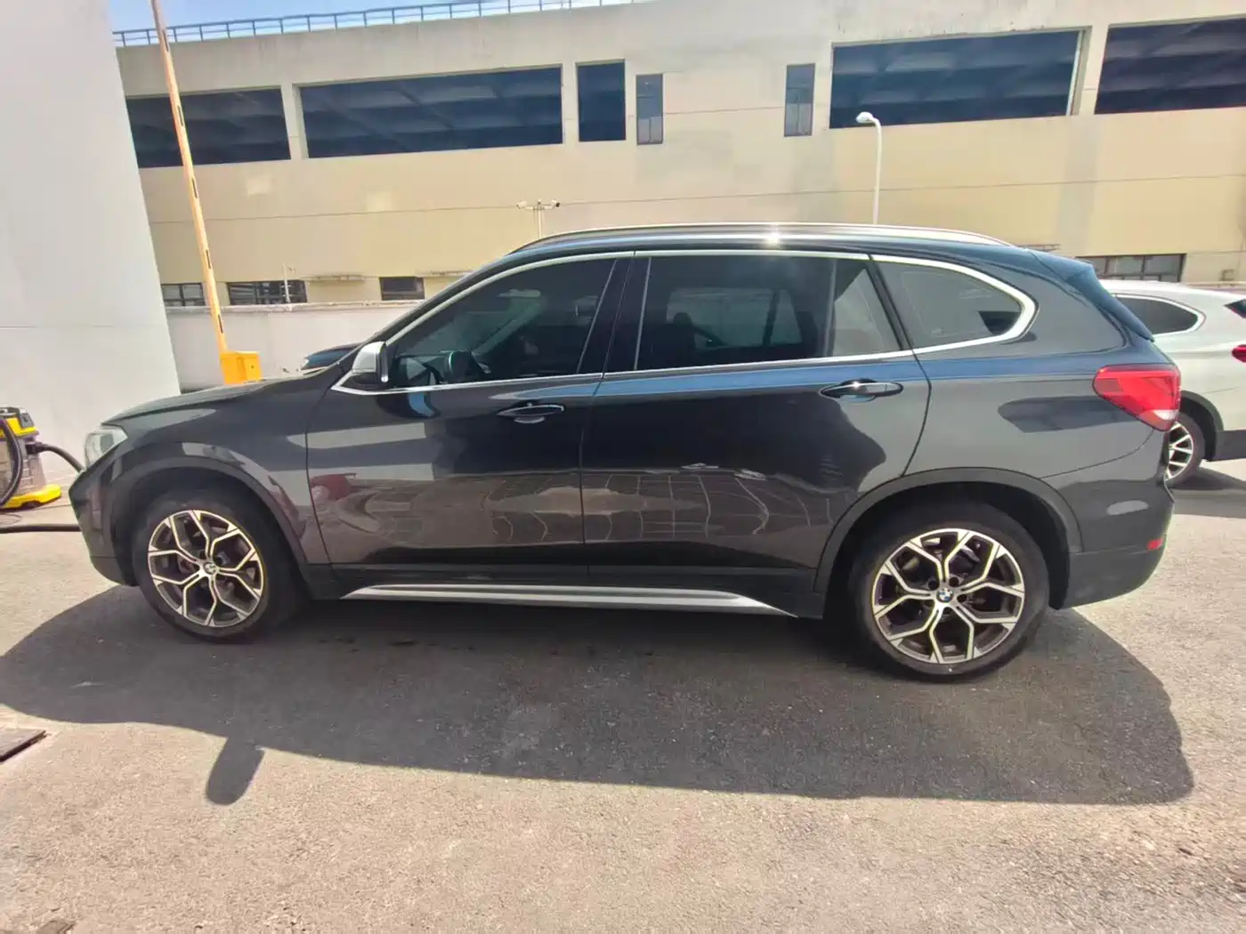 BMW X1 2022 sDrive20Li Fashion фото 2