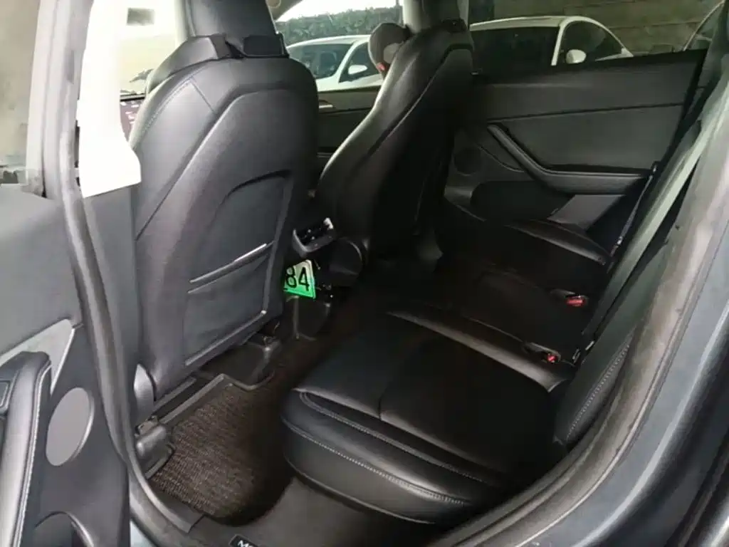 Фото 13 - Tesla Model Y