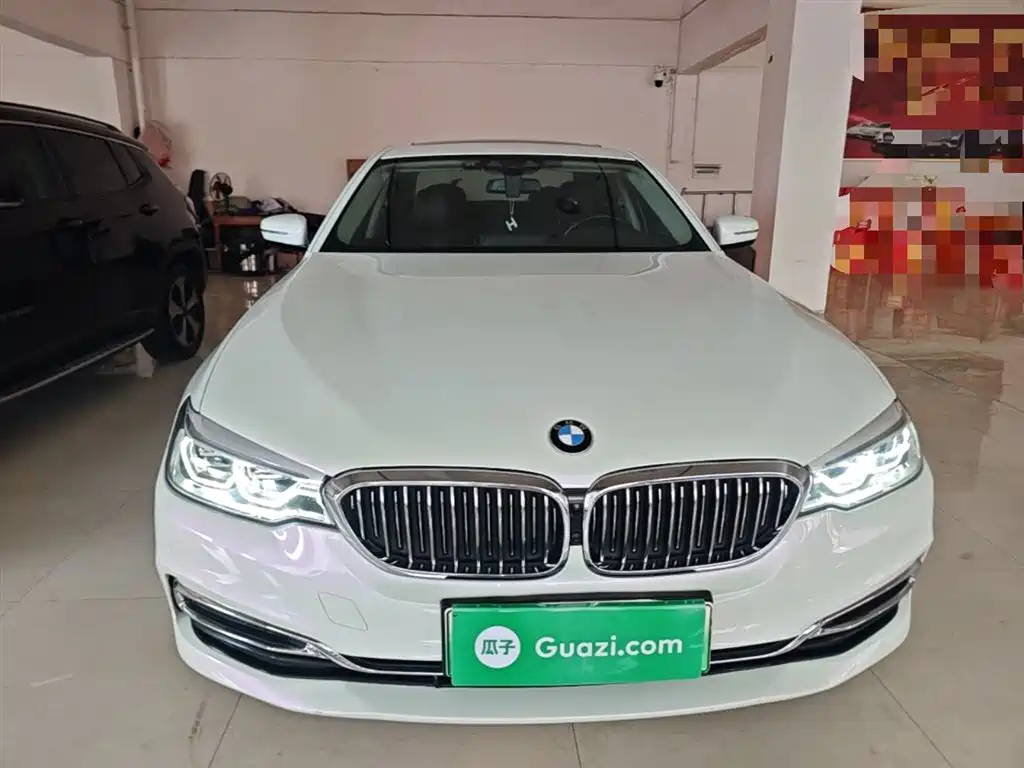 BMW 5 Series New Energy 2020 530Le Range Upgrade Pioneer Edition фото 3