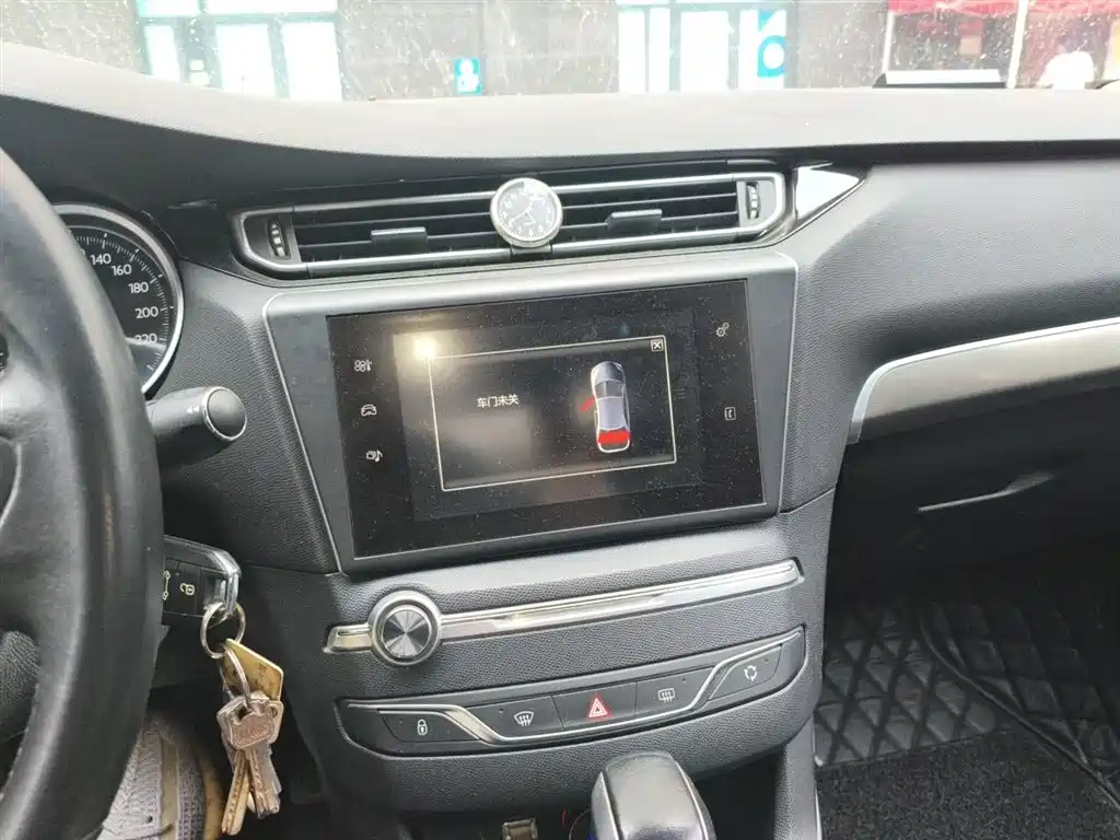 Peugeot 408 2015 Model 1.2T Automatic Luxury Edition фото 10