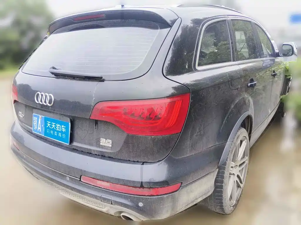 Фото 2 - Audi Q7