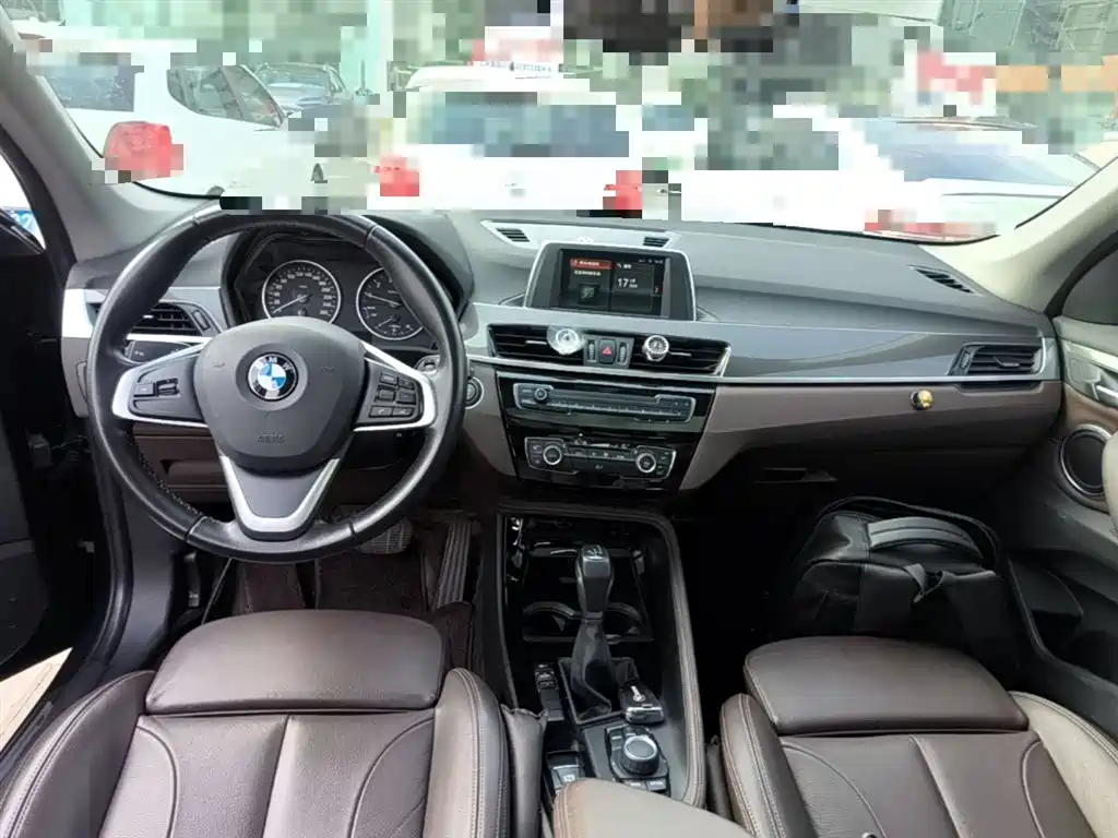 BMW X1 2018 sDrive18Li Premium Model фото 10