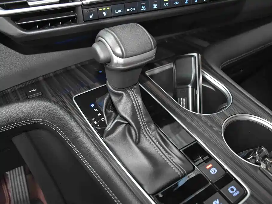 Toyota Sienna 2021 2.5L Hybrid Platinum Edition фото 12