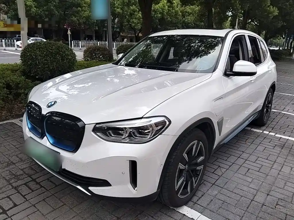 Photo 2 - BMW iX3