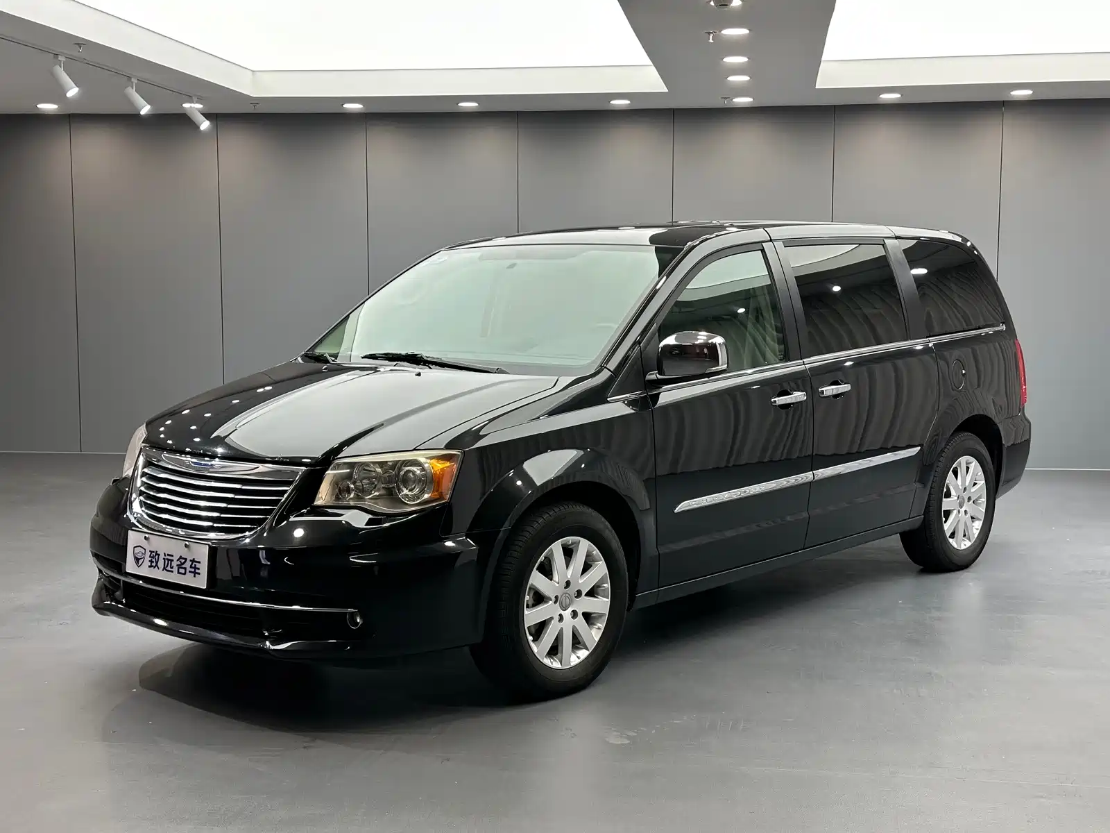 Фото 1 - Chrysler Pacifica