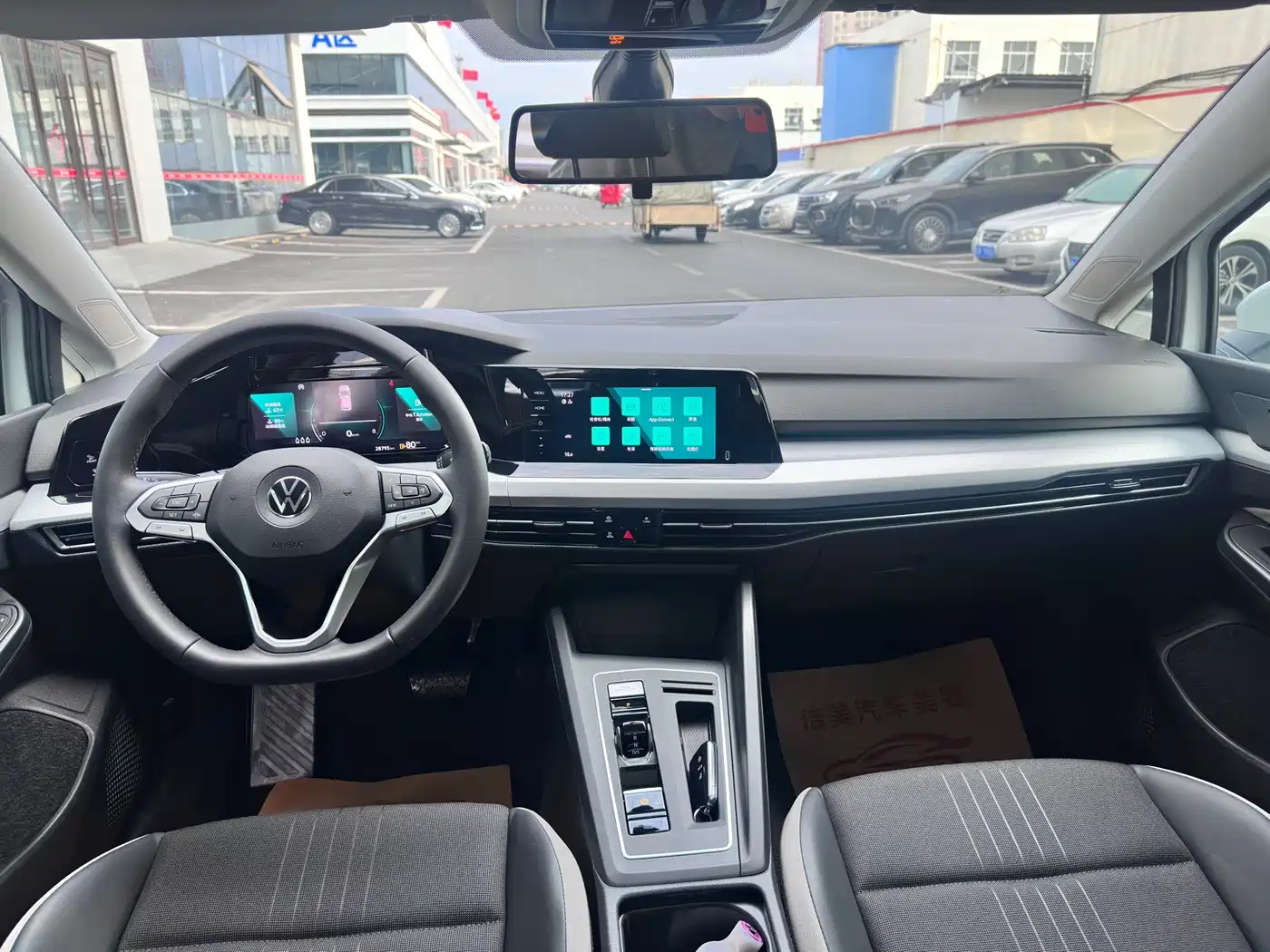 Volkswagen Golf 2023 280TSI DSG Pro фото 11