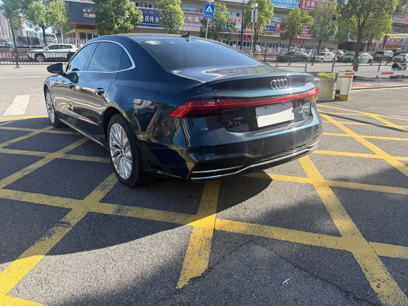 Фото 9 - Audi A7L