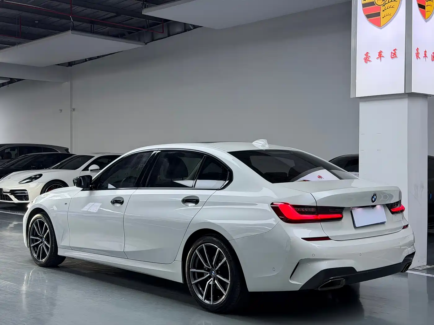 BMW 3 Series 2020 325Li Launch Edition фото 13