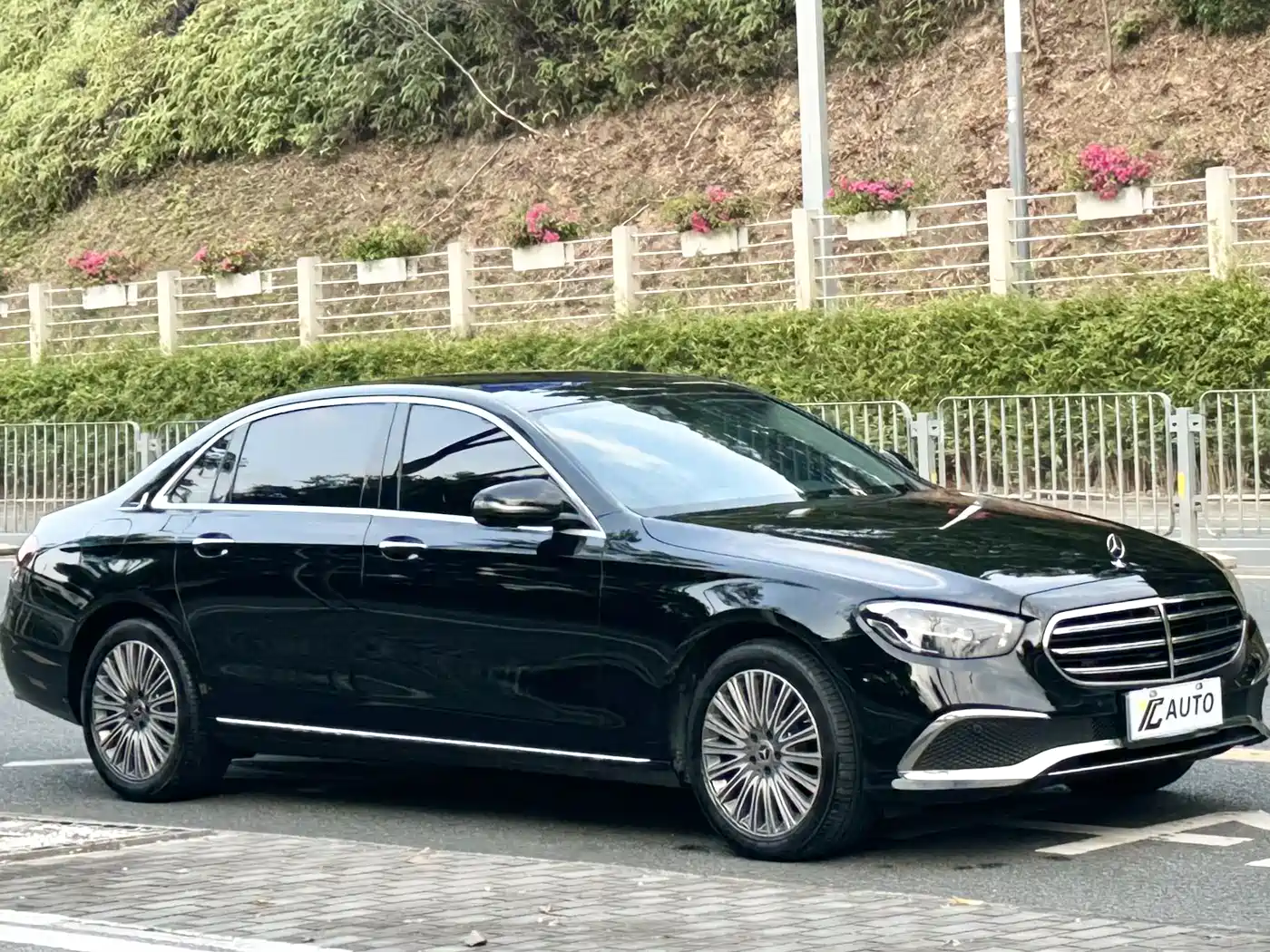  E CLASS