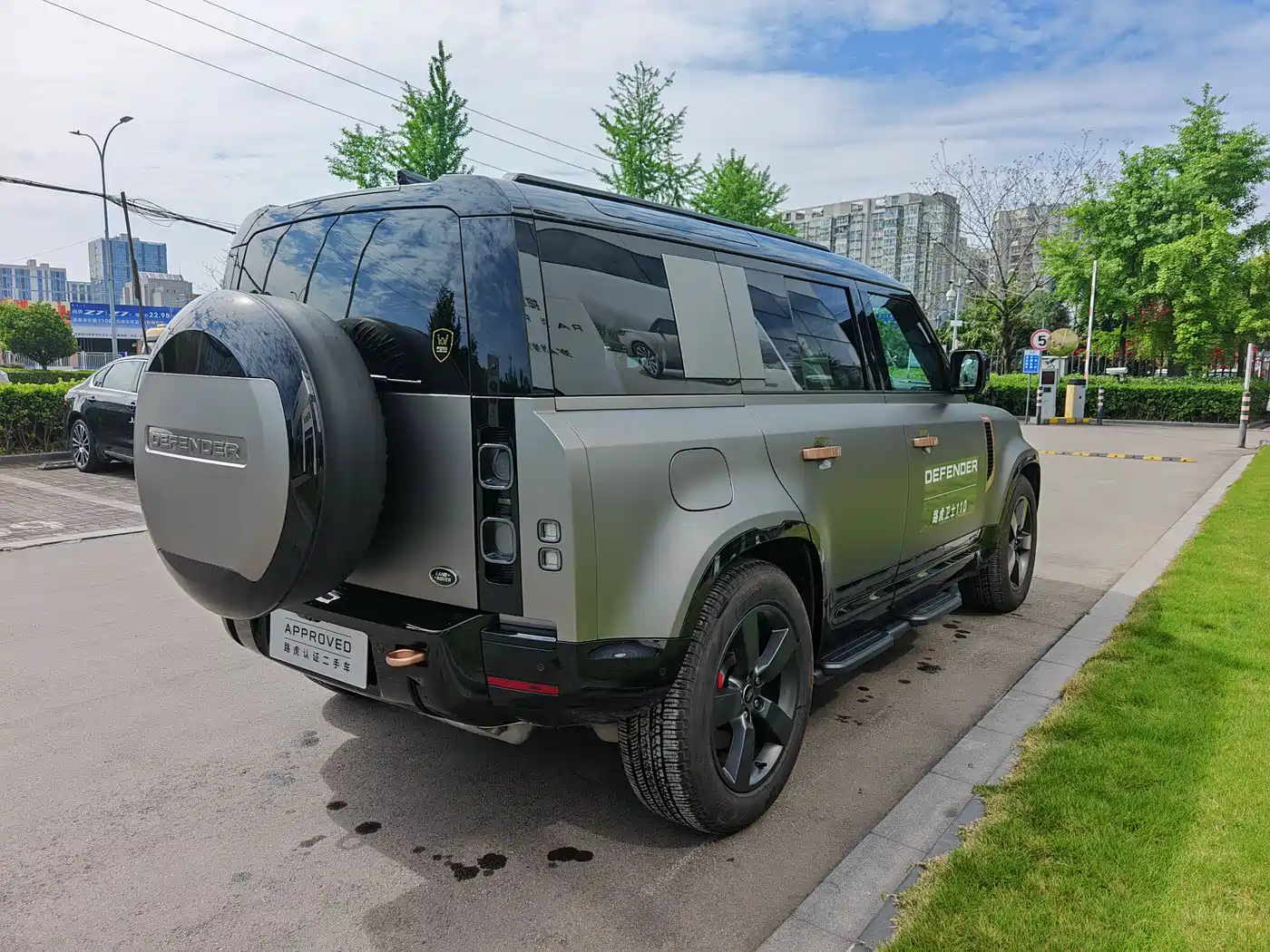 Land Rover Defender 2025 110 3.0T P400 X фото 7