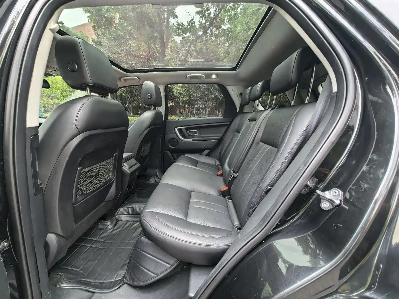 Land Rover Discovery Sport 2018 240PS SE Edition фото 6