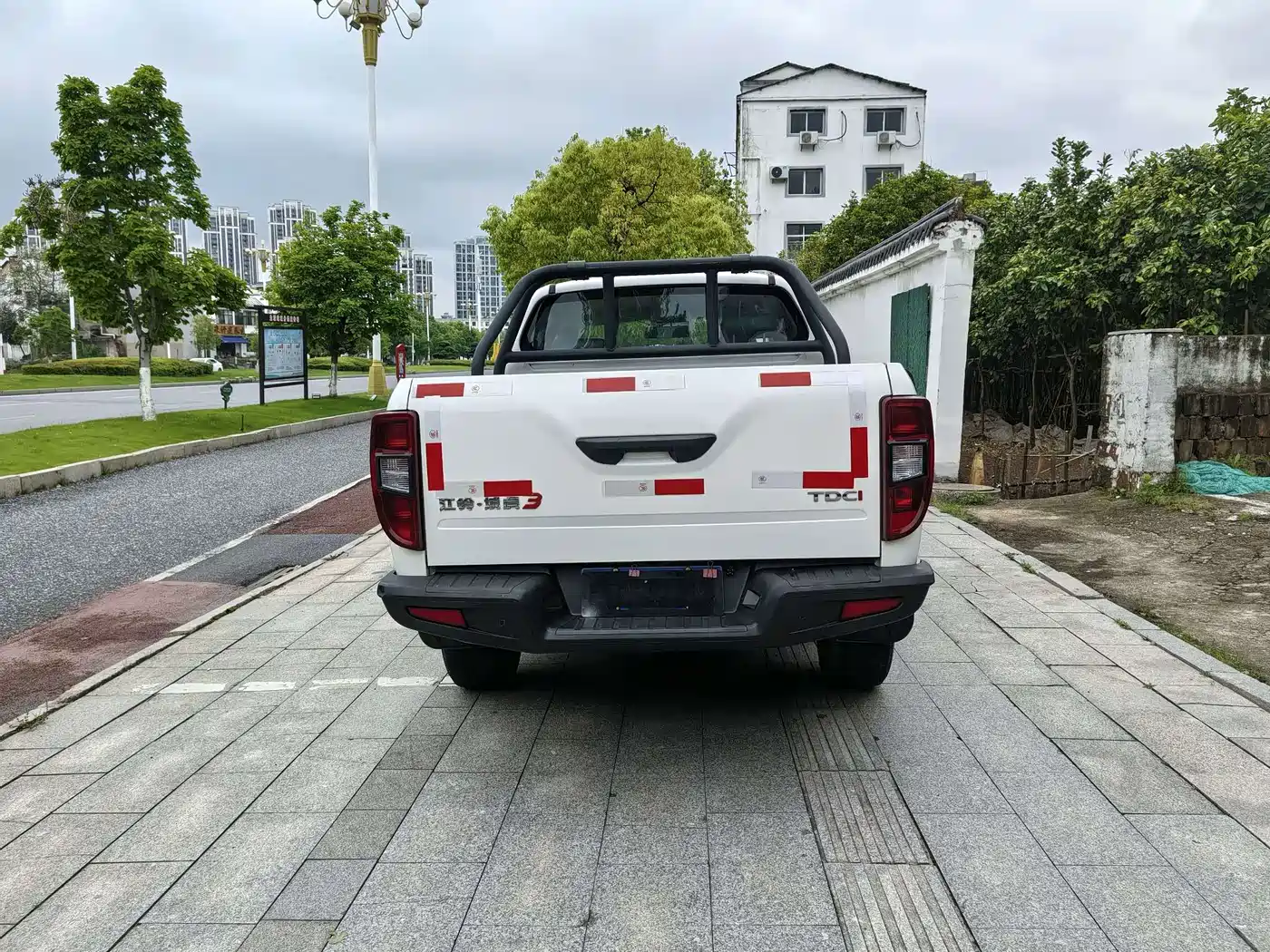 Jiangling Yuhu 3 2020 2018 2.5T Diesel 2WD Luxury Standard Wheelbase