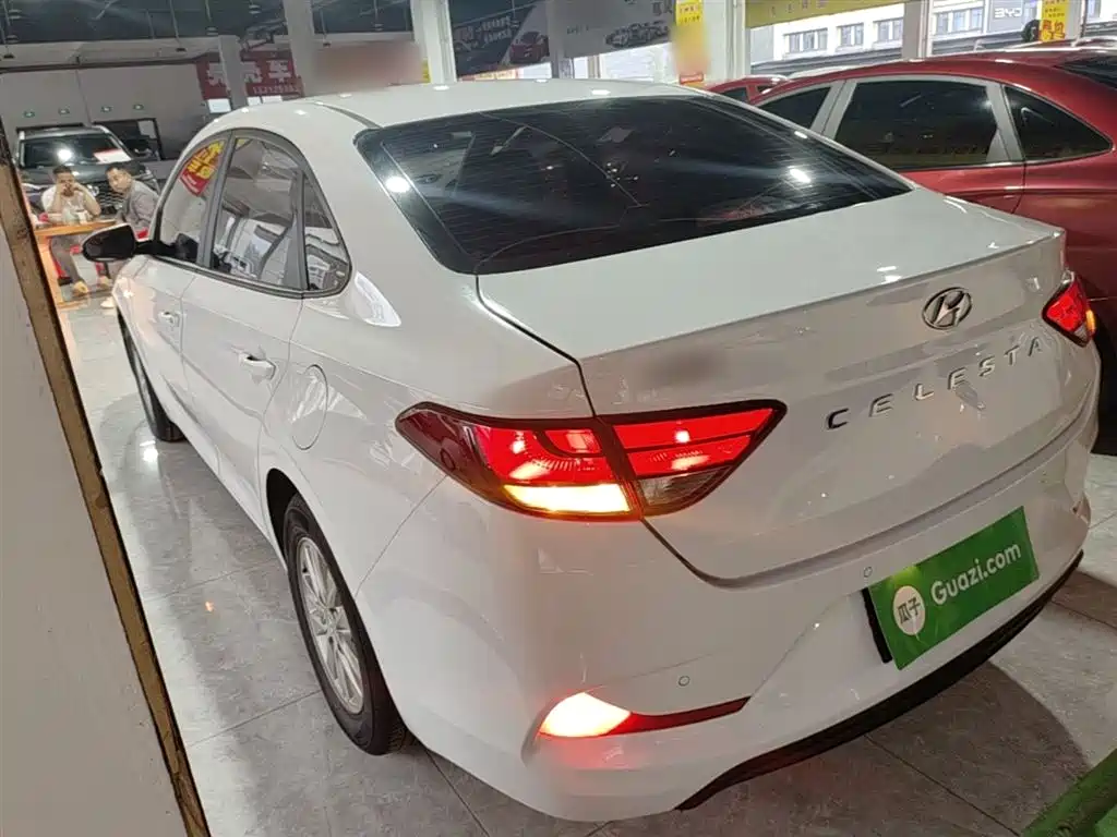 Hyundai Elantra 2018 1.6L Automatic Pleasing Edition GL China VI фото 5