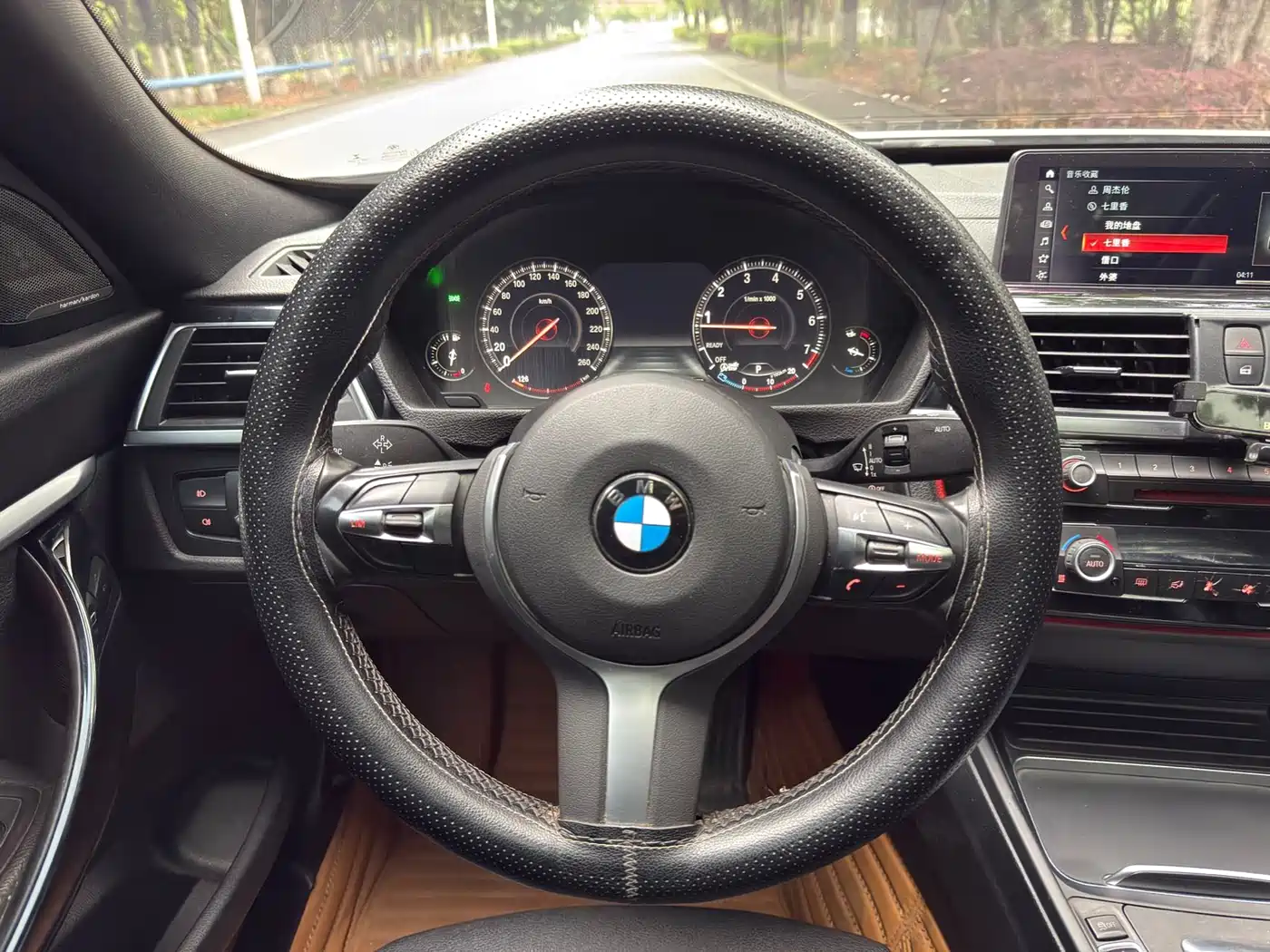 BMW 3 Series GT 2018 320i M Sport фото 3