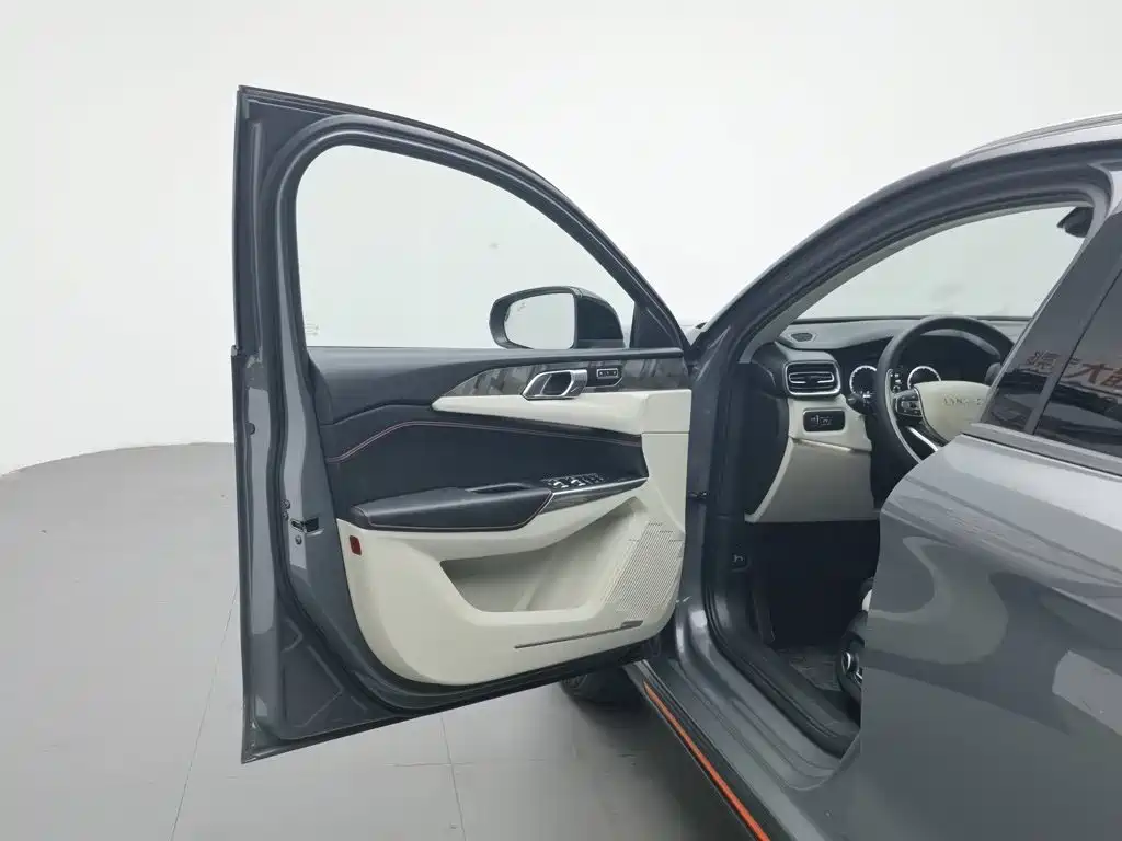 Lynk & Co 02, миниатюра 8
