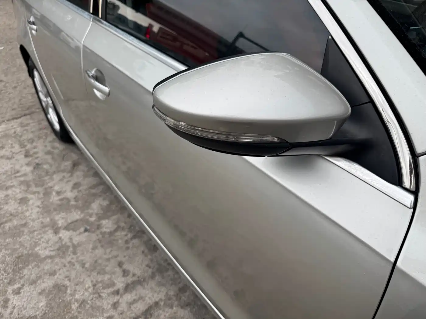 Volkswagen Sagitar 2012 1.6L Automatic Comfort Type фото 16