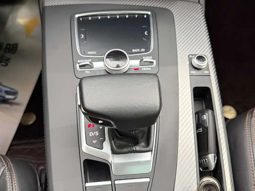 Audi Q5L 2018 45 TFSI Exclusive Fashion (China V) фото 23