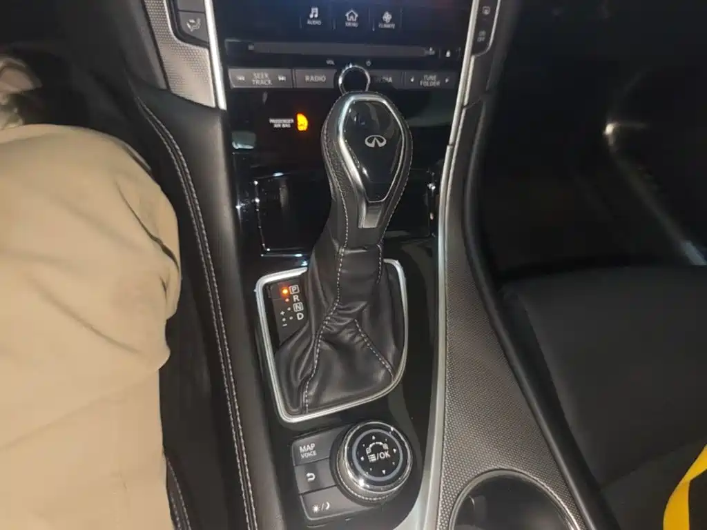 Infiniti Q50L 2019 2018 2.0T Leisure Edition (China VI)