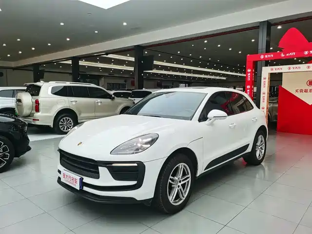 PORSCHE MACAN 2024