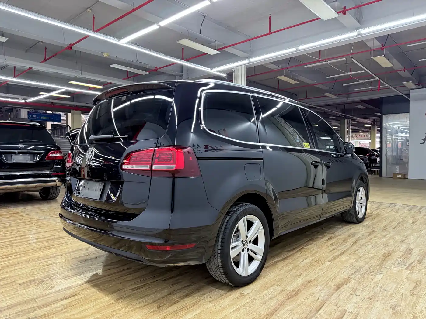Volkswagen Sharan 2018 380TSI Comfort 7-Seater фото 6