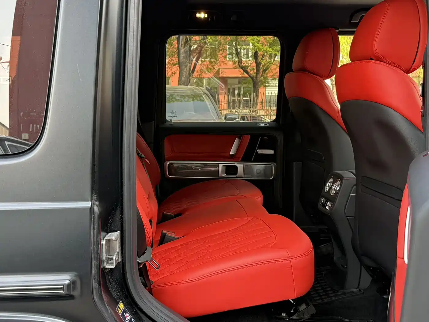 Mercedes-Benz G-Class 2026 Model G 500 фото 13