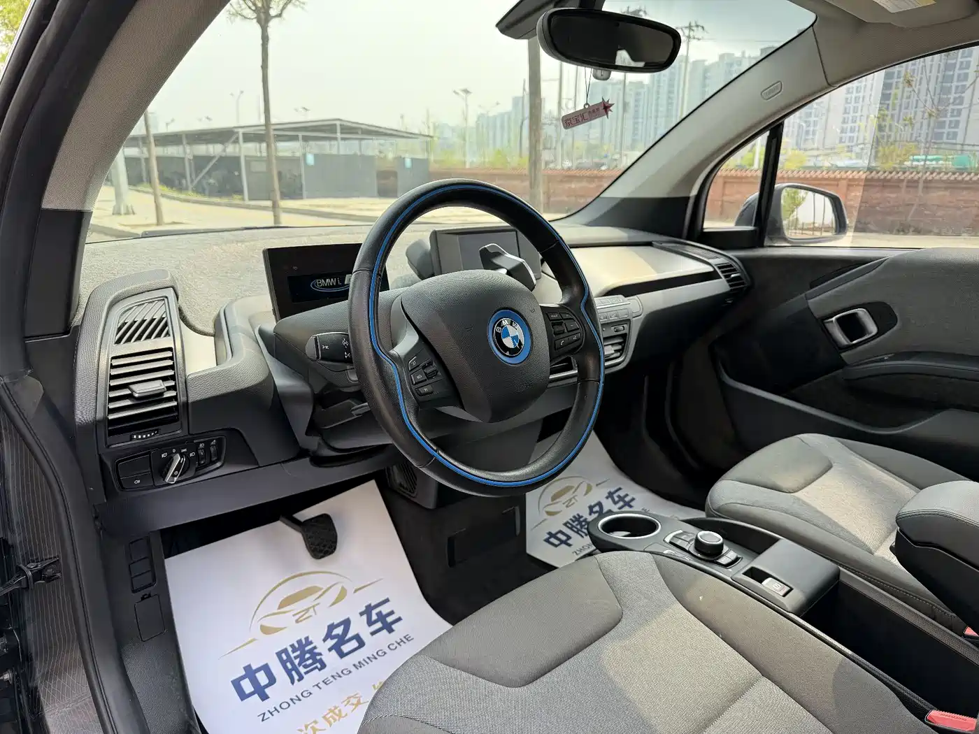 BMW I3