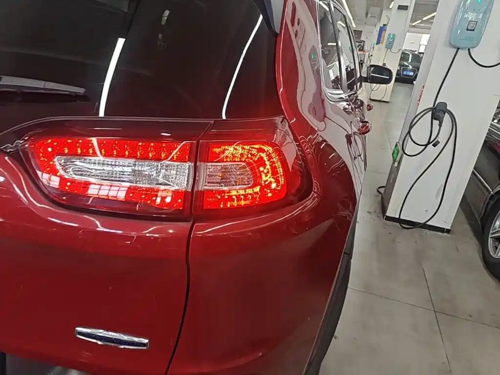 Jeep Cherokee (Import) 2015 2014 2.4L Luxury