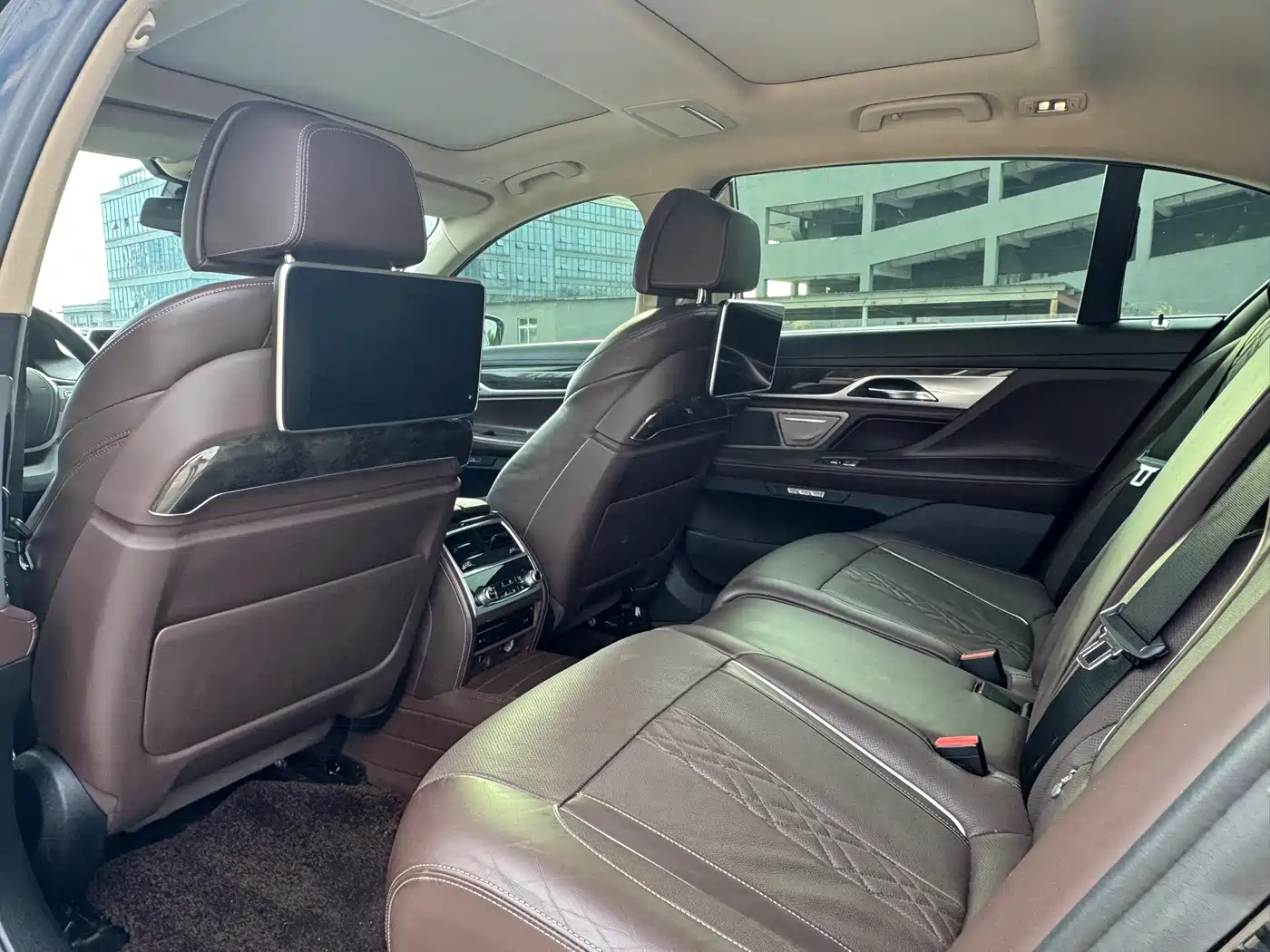 BMW 7 Series 2016 730Li Luxury фото 11