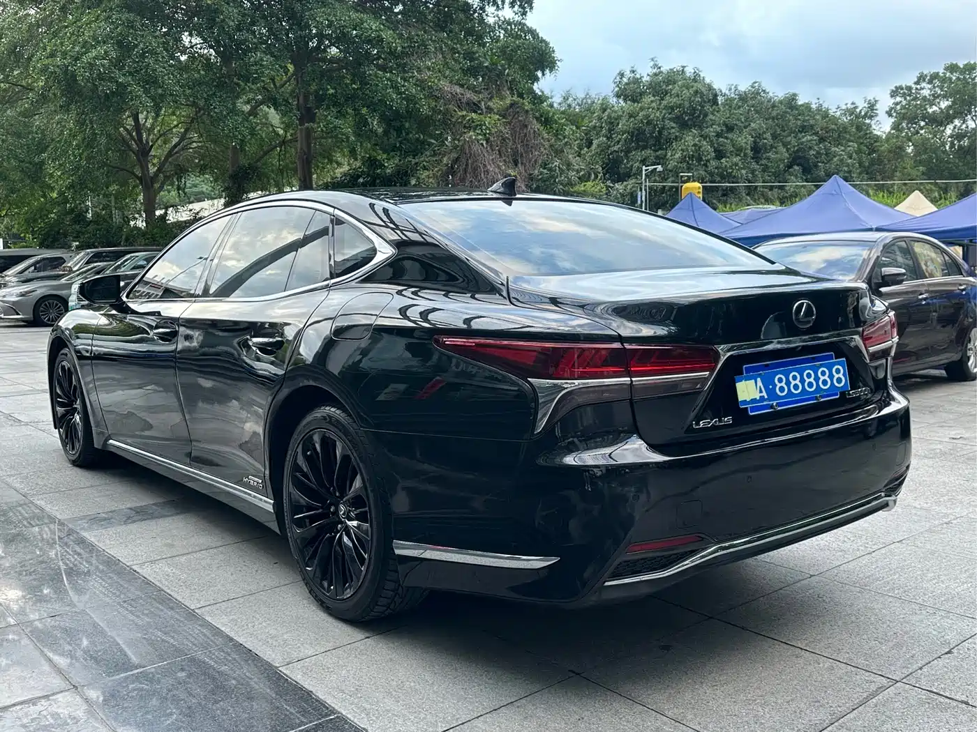 Lexus LS 2018 500h Executive Edition China V фото 9