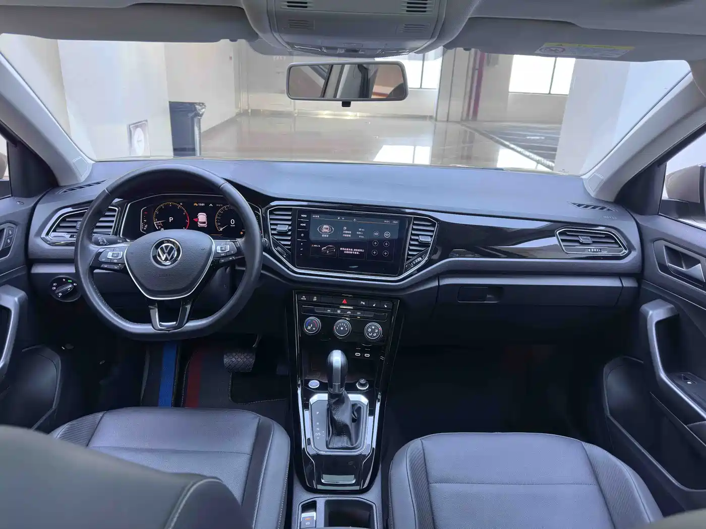 VOLKSWAGEN T ROC EXPLORING SONGS